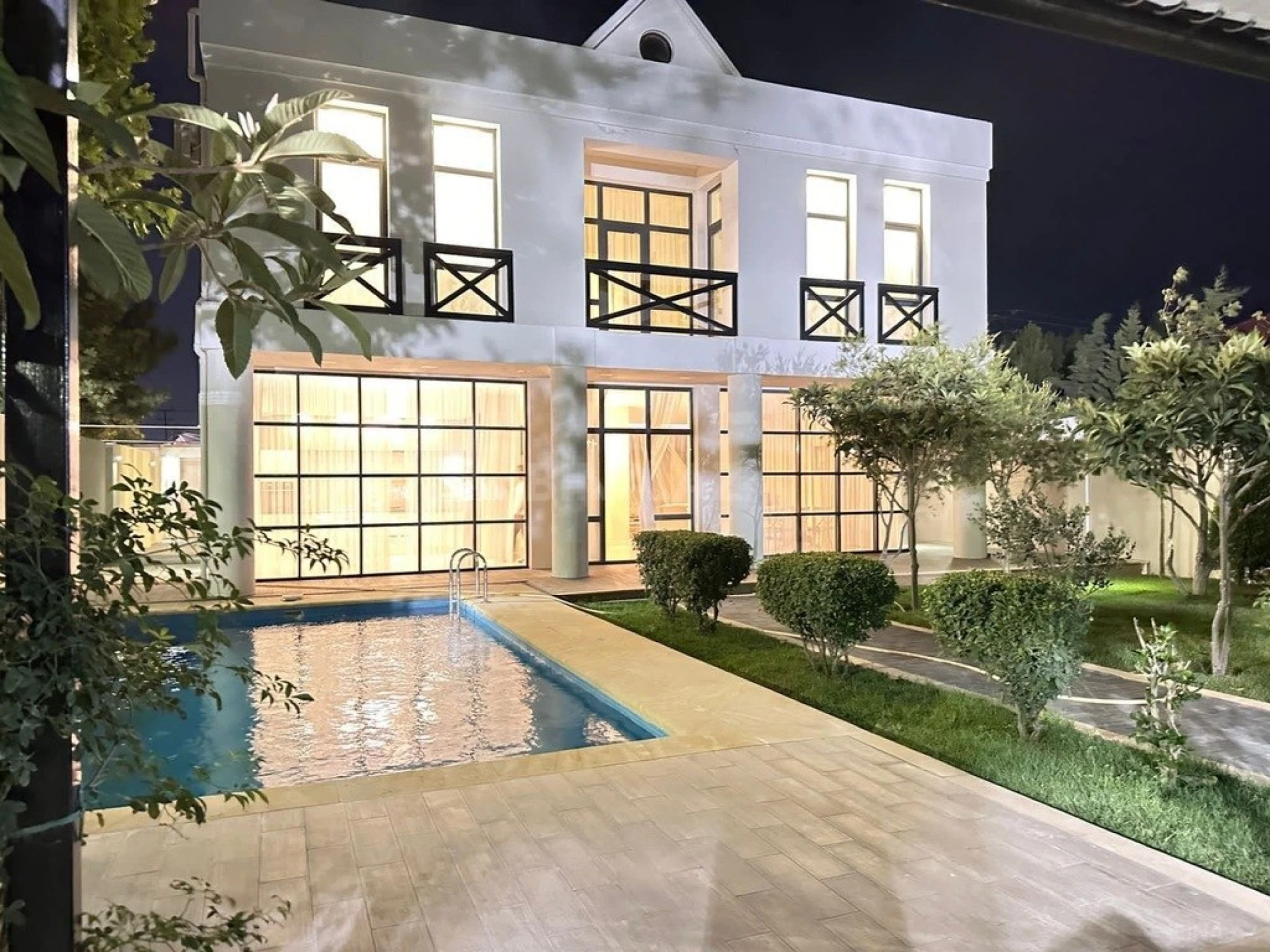 Kirayə verilir 4 otaqlı həyət evi 250 m²