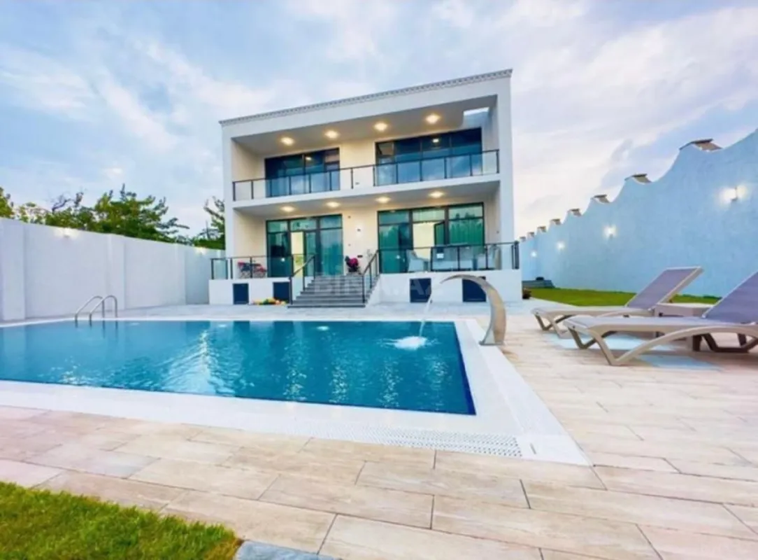 Kirayə verilir 5 otaqlı həyət evi 290 m²