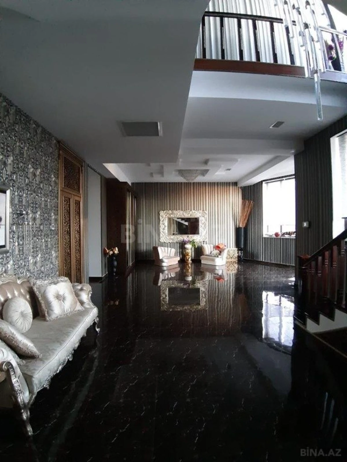 Kirayə verilir 5 otaqlı həyət evi 450 m²