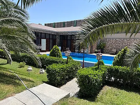 Kirayə verilir 5 otaqlı həyət evi 450 m²