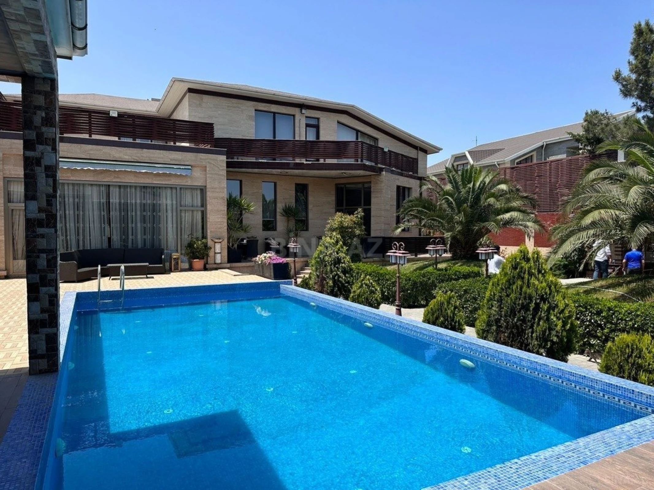 Kirayə verilir 5 otaqlı həyət evi 450 m²