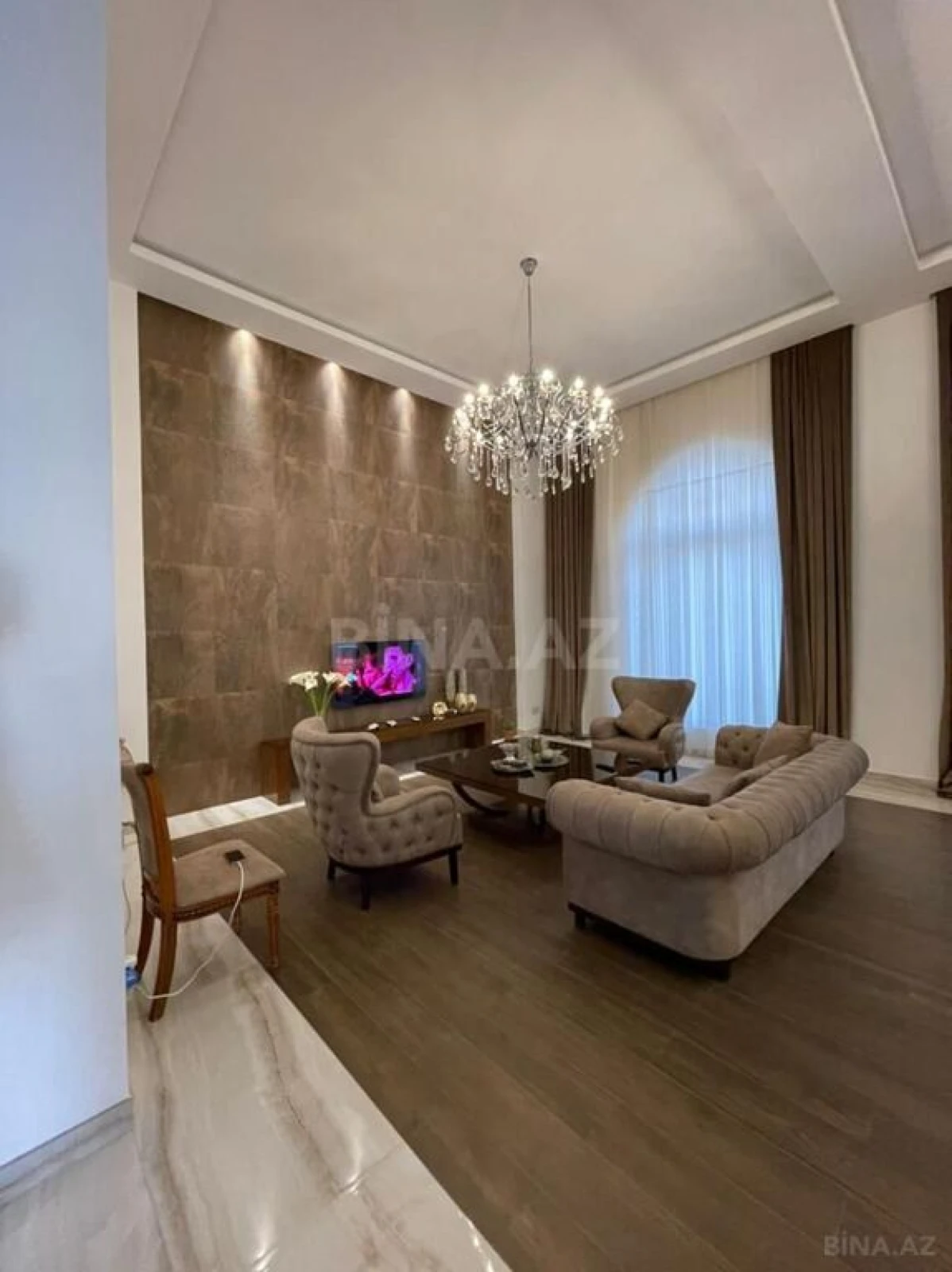 Kirayə verilir 5 otaqlı həyət evi 350 m²