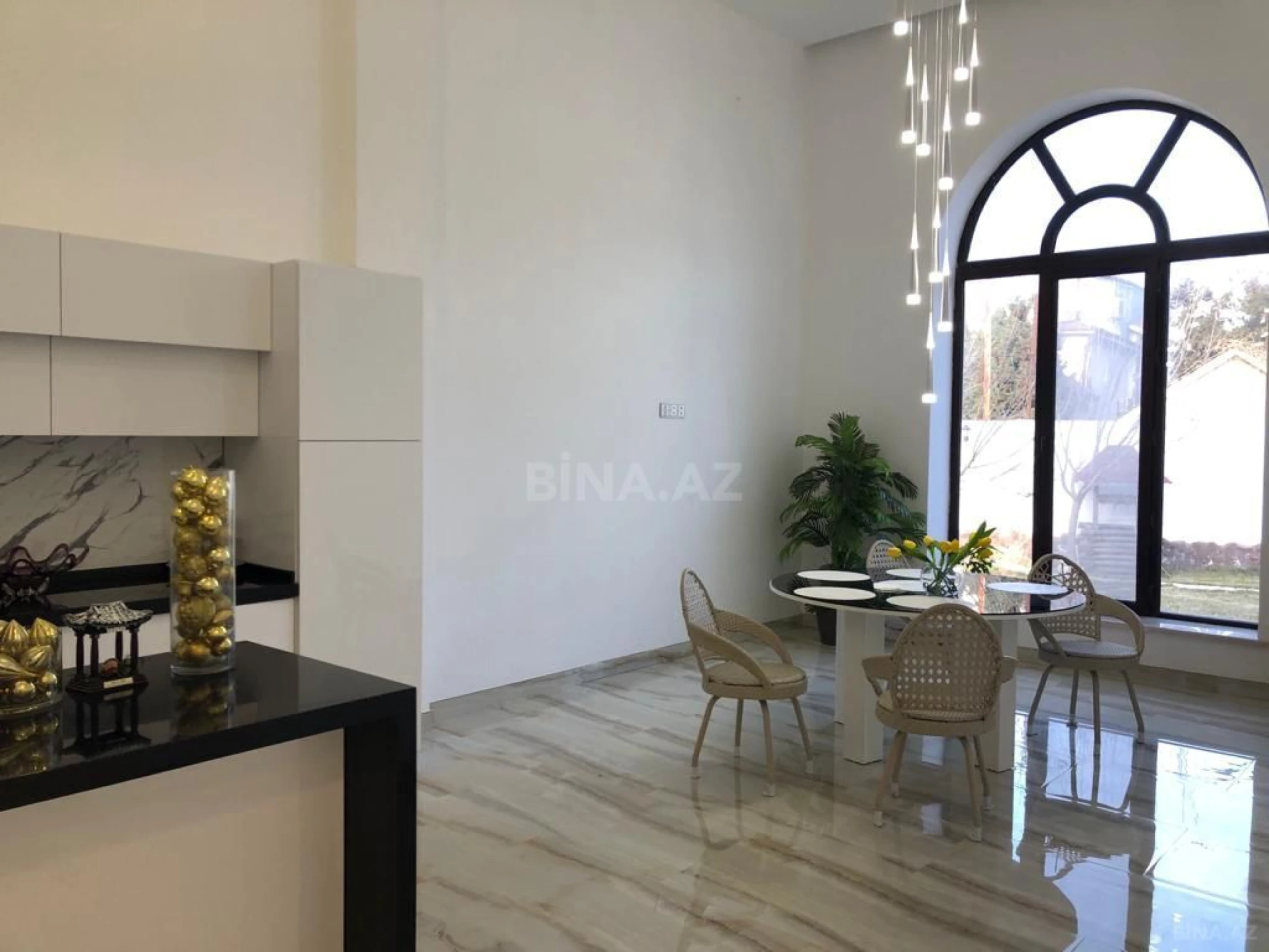 Kirayə verilir 5 otaqlı həyət evi 350 m²