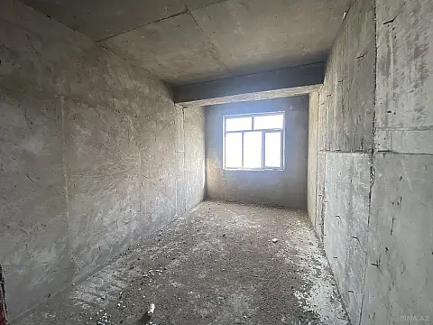 Satılır 4 otaqlı mənzil 111 m²