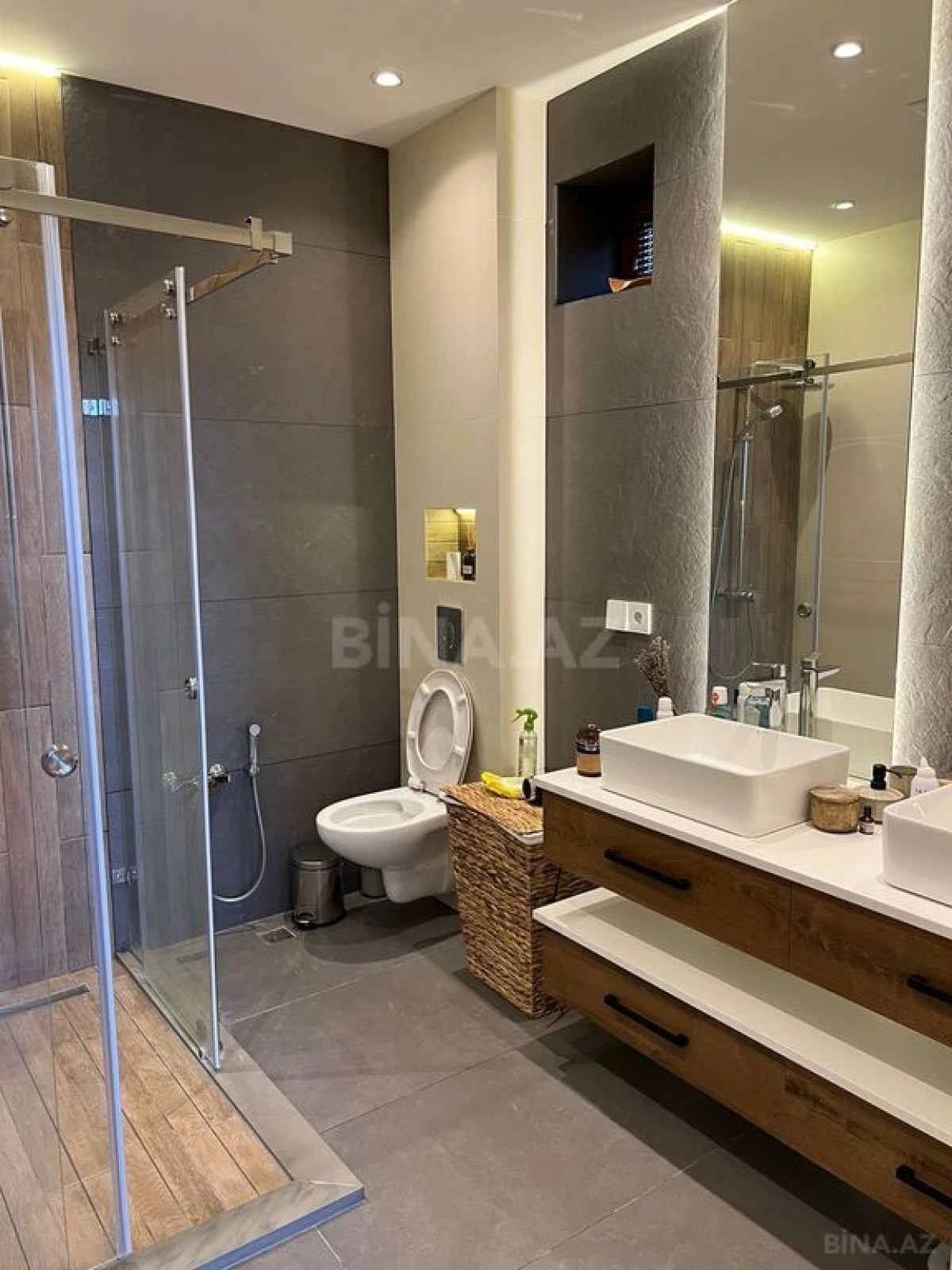 Kirayə verilir 6 otaqlı həyət evi 350 m²