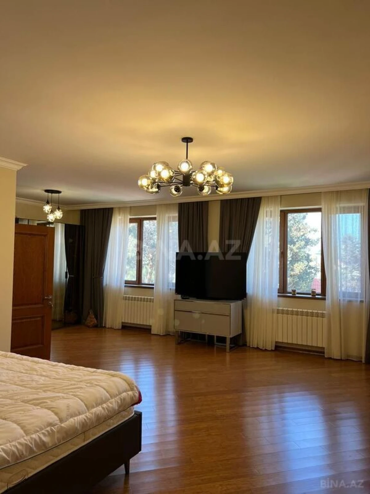 Kirayə verilir 6 otaqlı həyət evi 350 m²