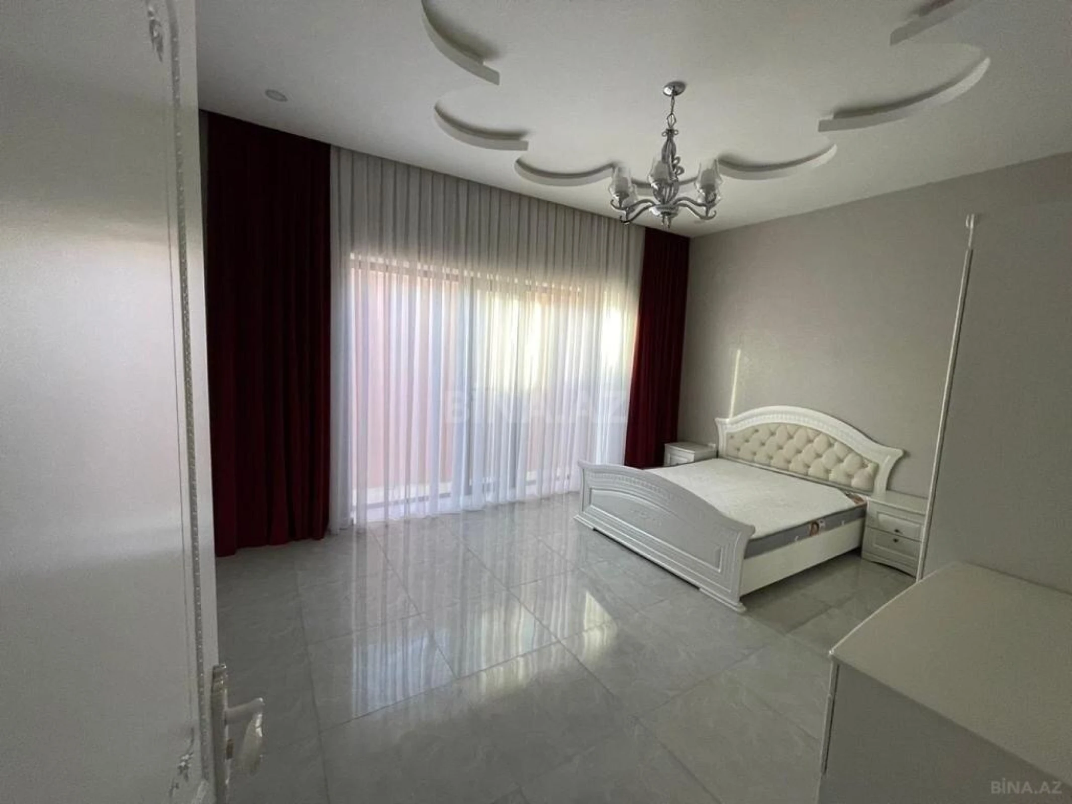Kirayə verilir 5 otaqlı həyət evi 260 m²