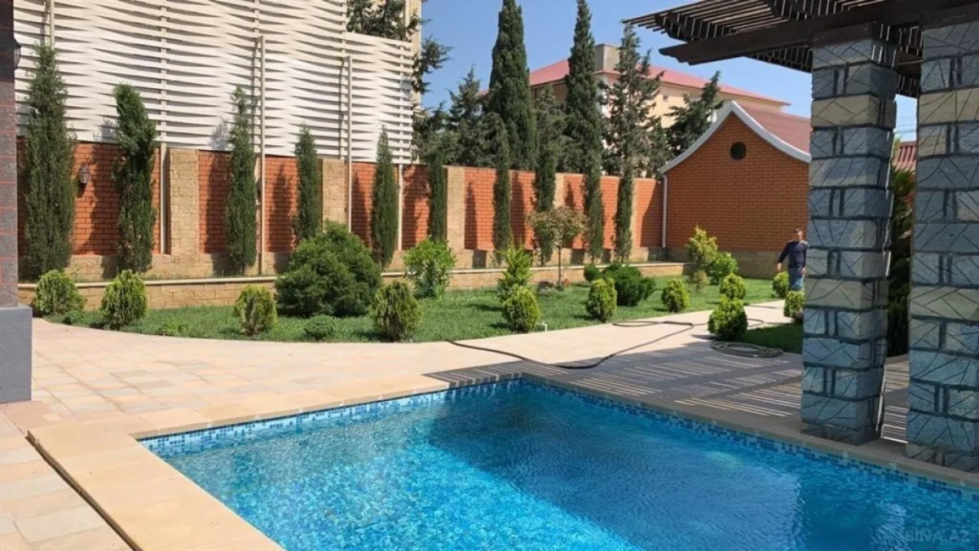 Kirayə verilir 5 otaqlı həyət evi 260 m²