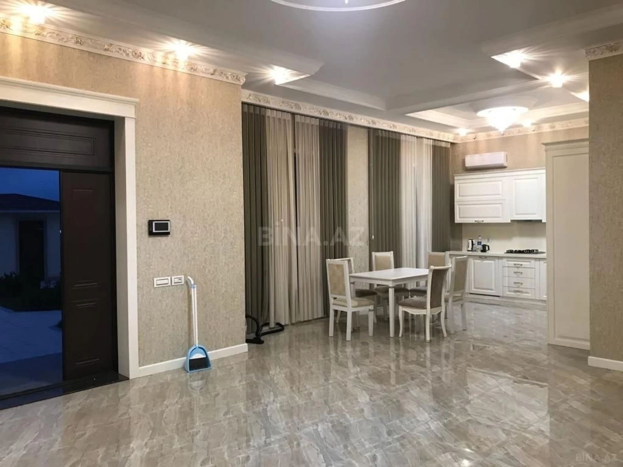 Kirayə verilir 4 otaqlı həyət evi 250 m²