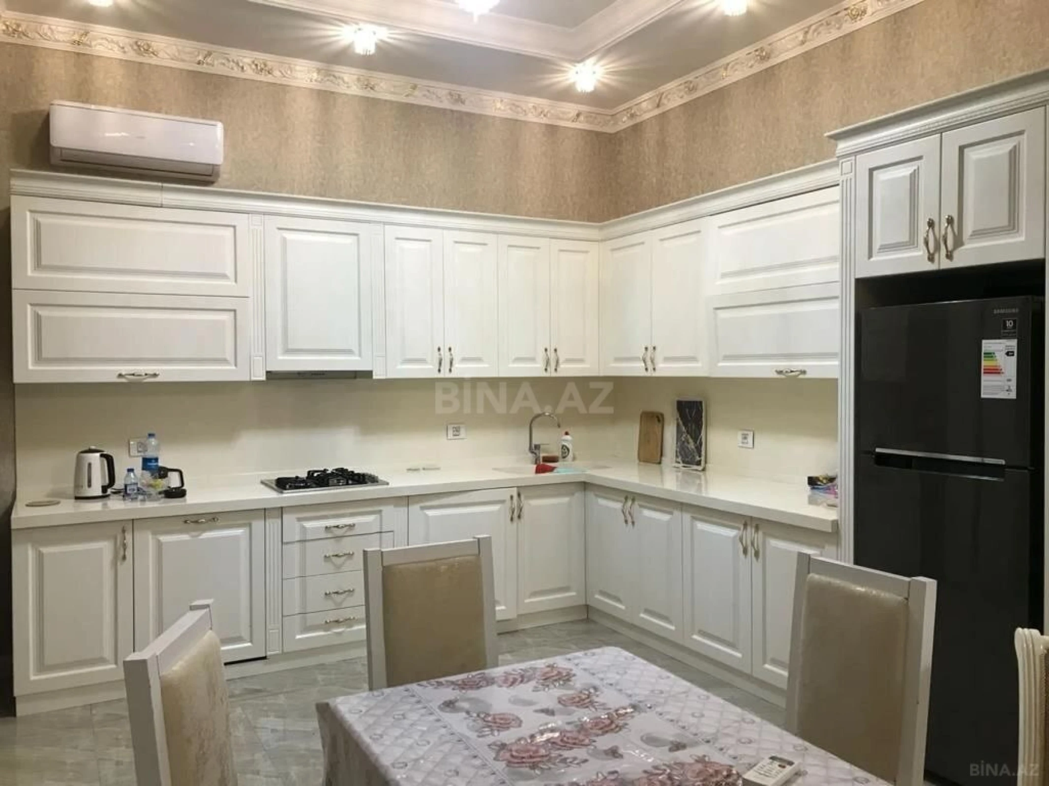 Kirayə verilir 4 otaqlı həyət evi 250 m²