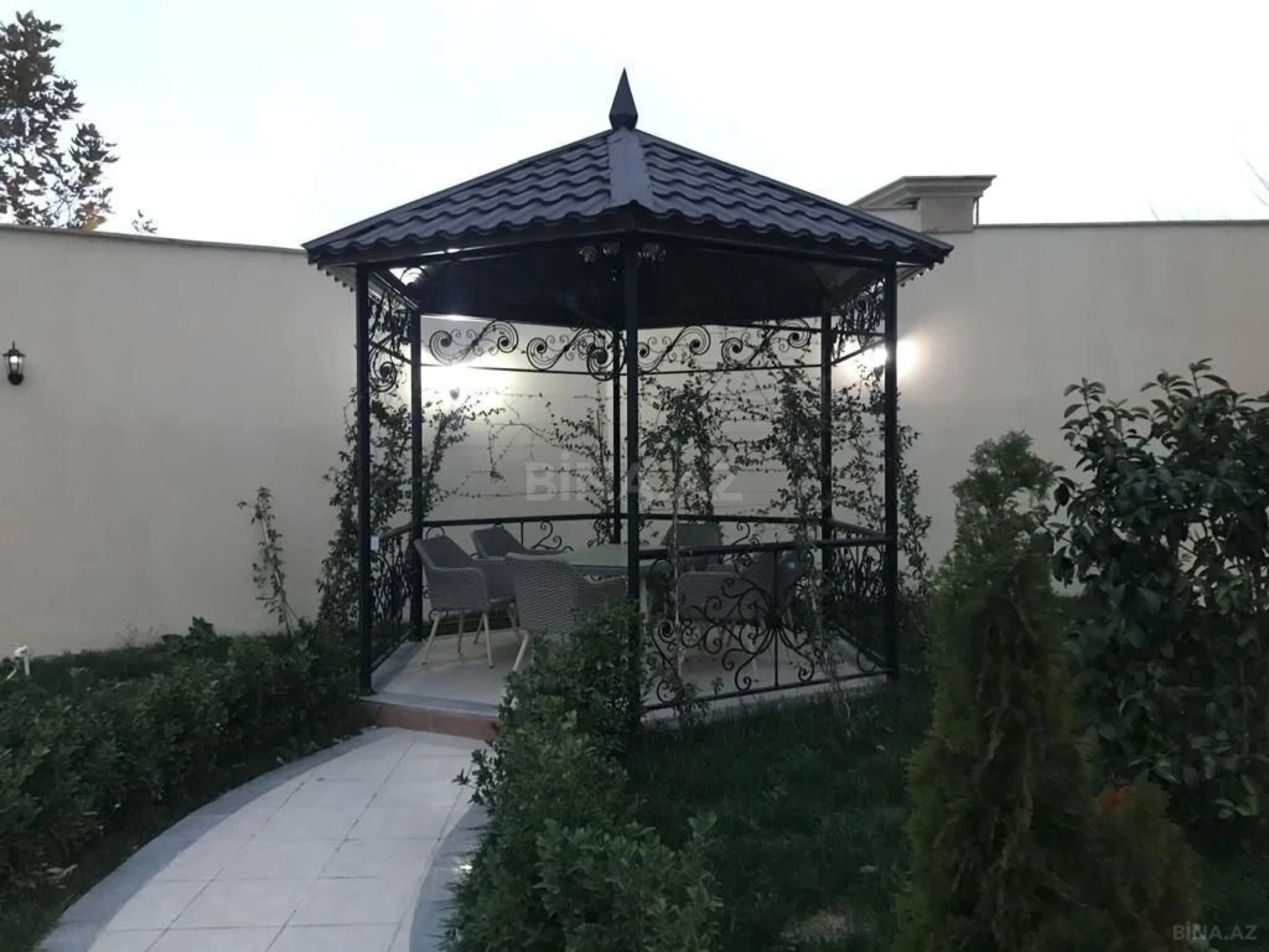 Kirayə verilir 4 otaqlı həyət evi 250 m²