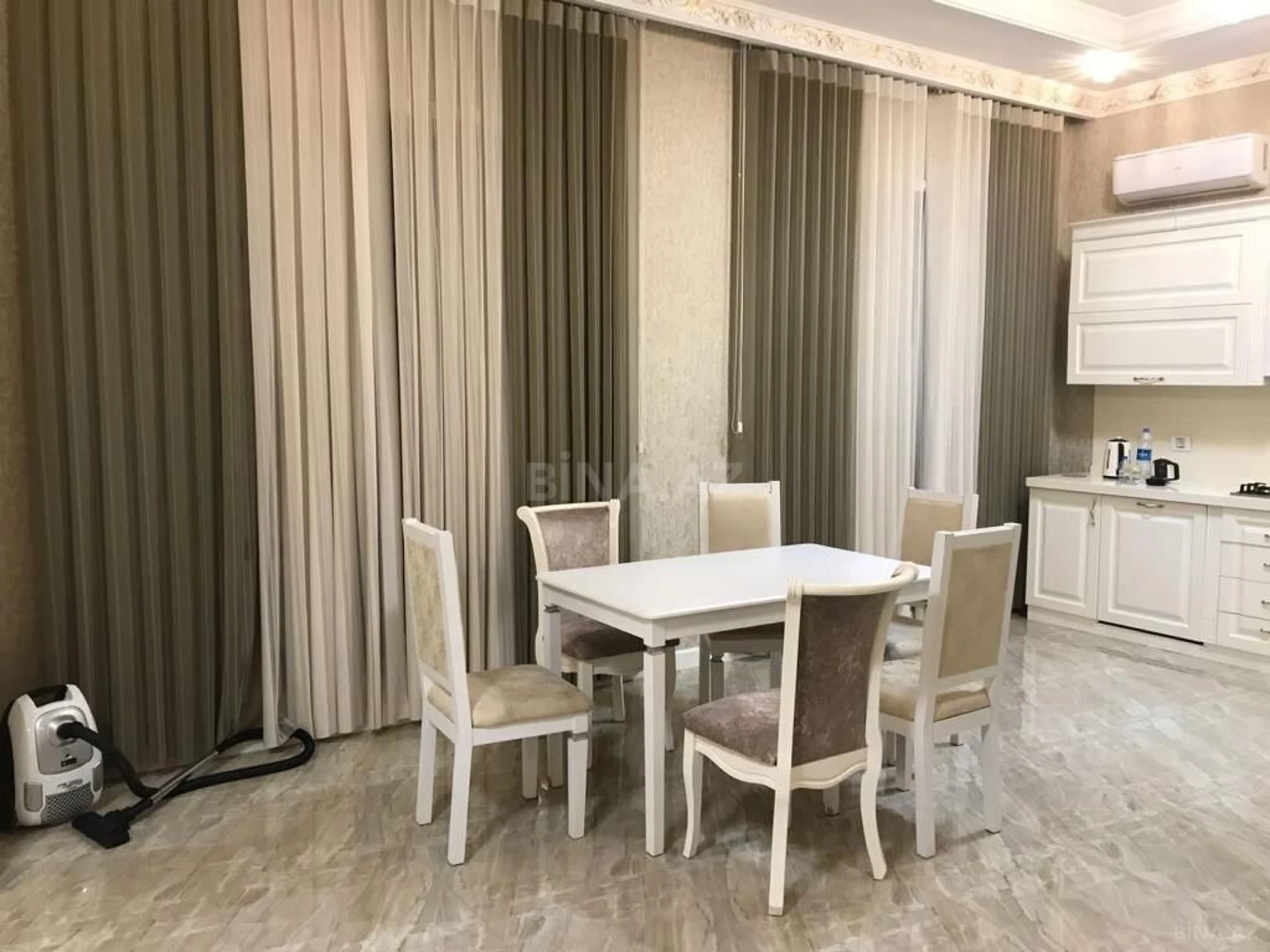 Kirayə verilir 4 otaqlı həyət evi 250 m²