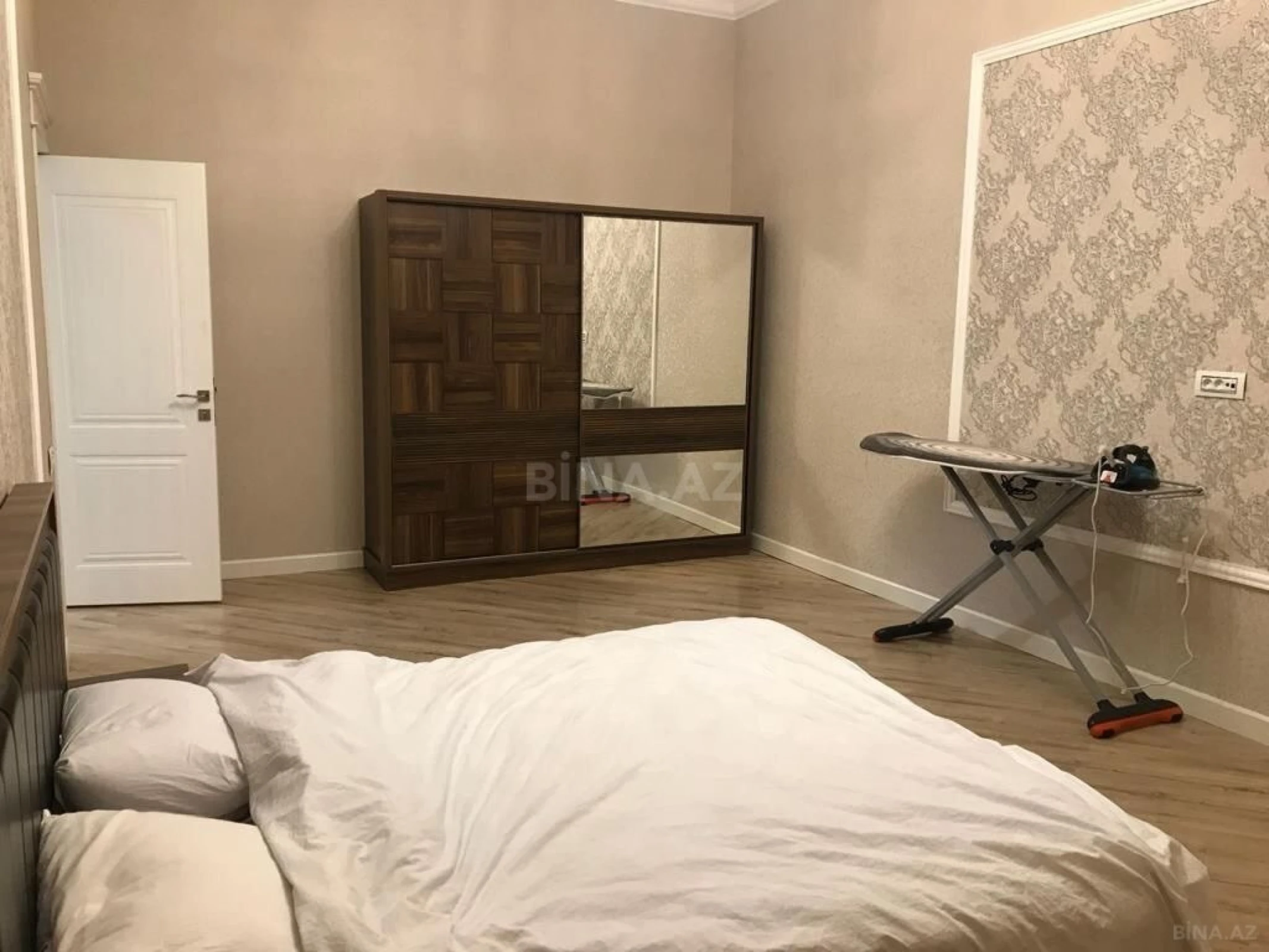 Kirayə verilir 4 otaqlı həyət evi 250 m²
