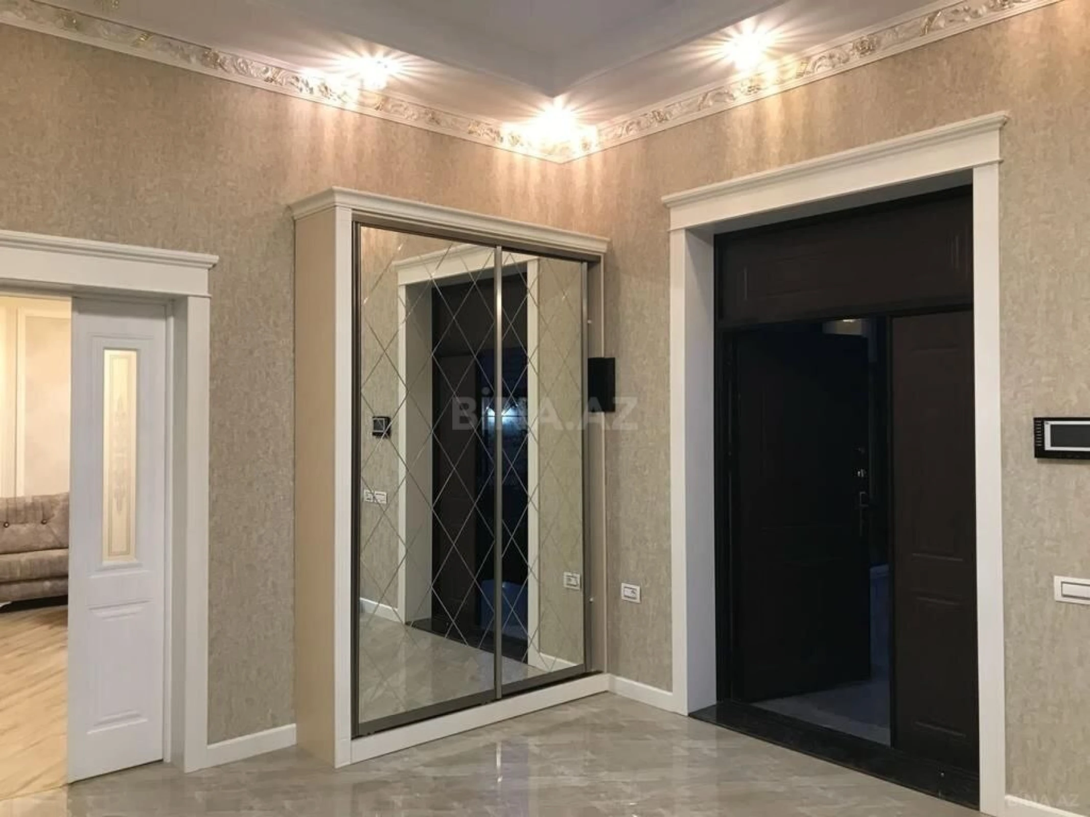Kirayə verilir 4 otaqlı həyət evi 250 m²