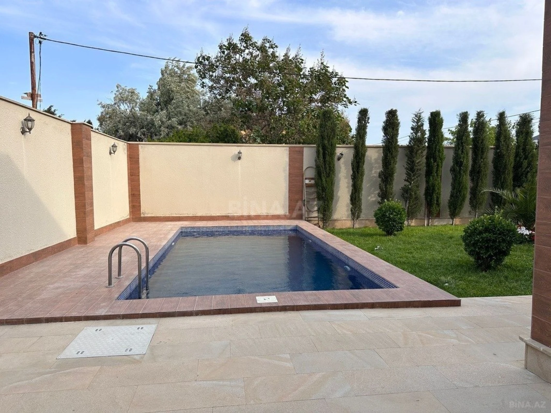 Kirayə verilir 4 otaqlı həyət evi 240 m²