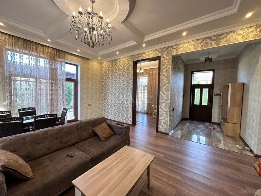 Kirayə verilir 4 otaqlı həyət evi 240 m²