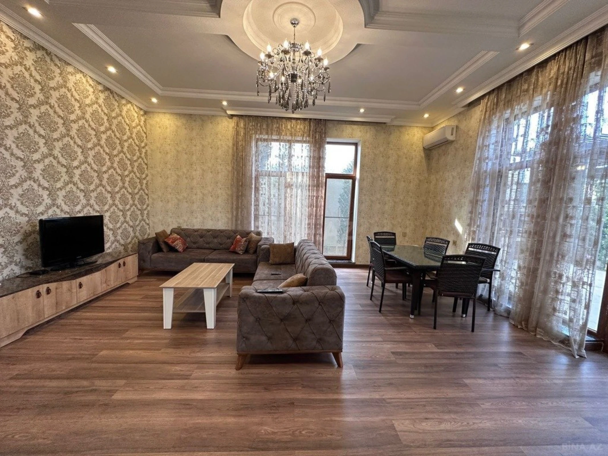 Kirayə verilir 4 otaqlı həyət evi 240 m²