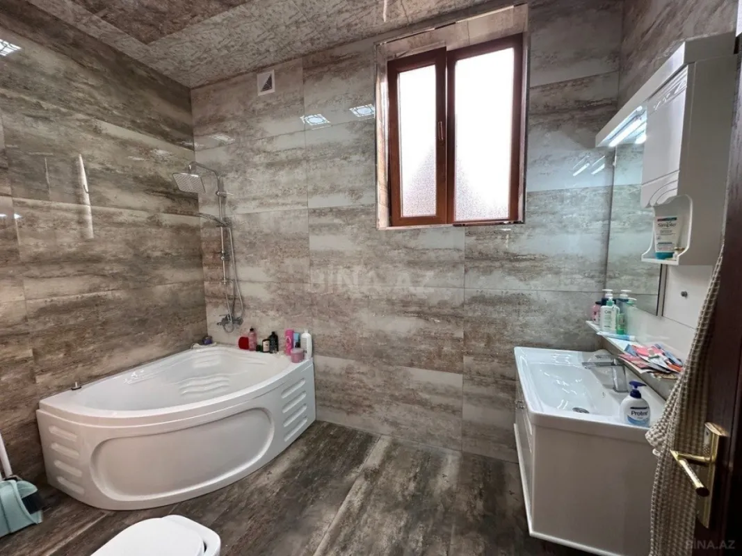 Kirayə verilir 4 otaqlı həyət evi 240 m²