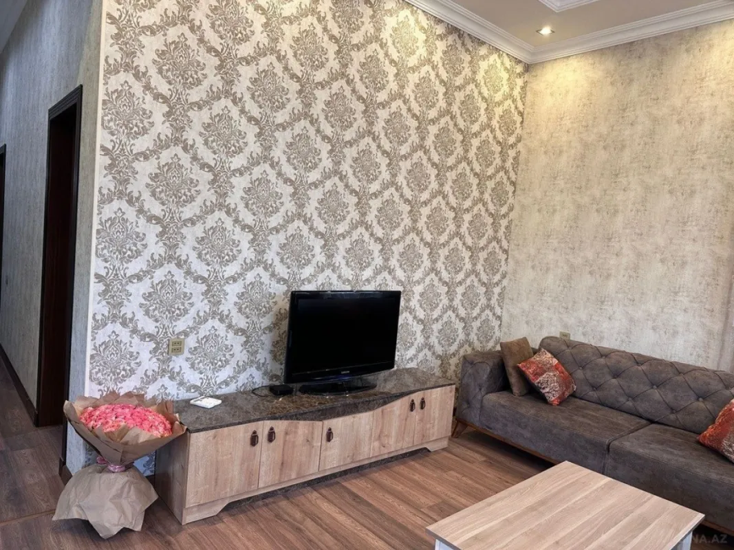 Kirayə verilir 4 otaqlı həyət evi 240 m²