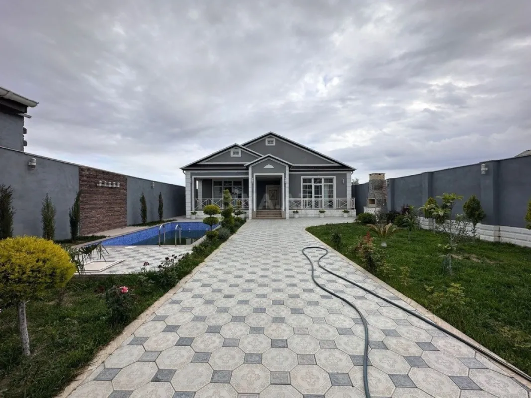 Kirayə verilir 4 otaqlı həyət evi 220 m²