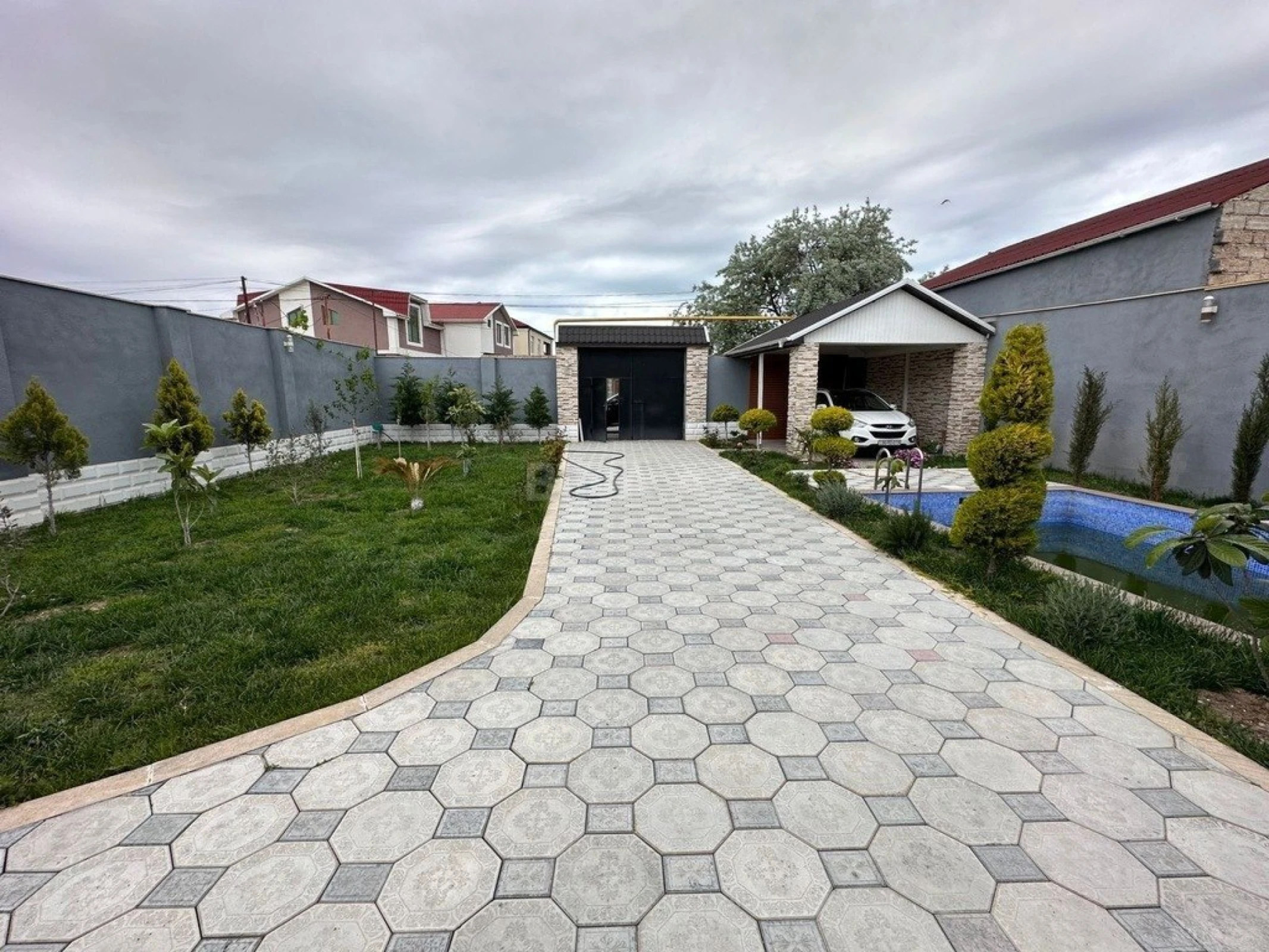 Kirayə verilir 4 otaqlı həyət evi 220 m²