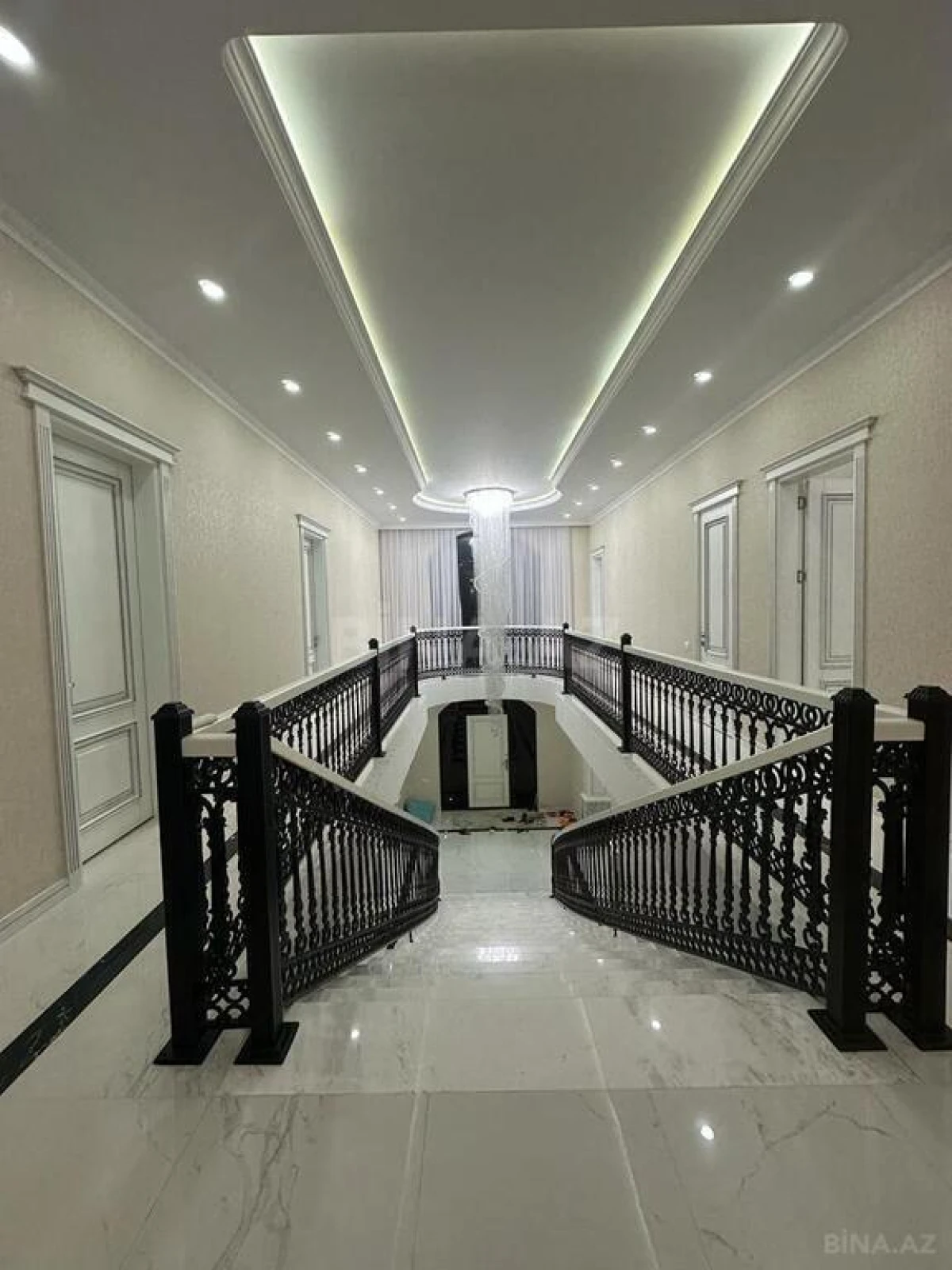 Satılır 6 otaqlı həyət evi 450 m²