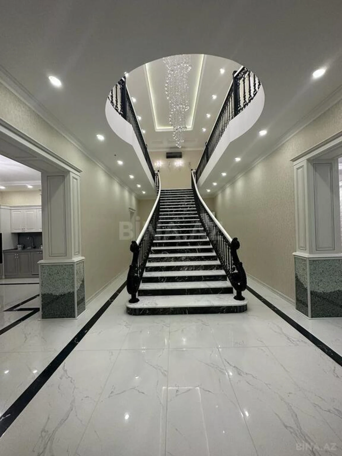 Satılır 6 otaqlı həyət evi 450 m²