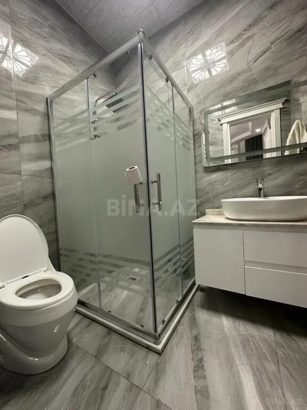 Satılır 6 otaqlı həyət evi 450 m²