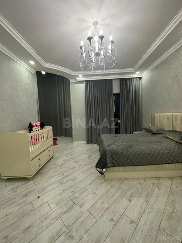Satılır 6 otaqlı həyət evi 450 m²