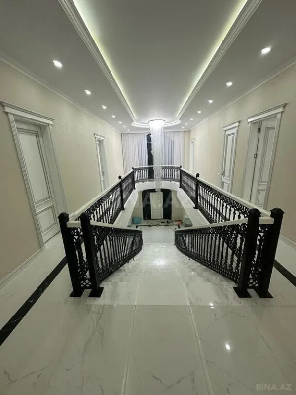Satılır 6 otaqlı həyət evi 450 m²
