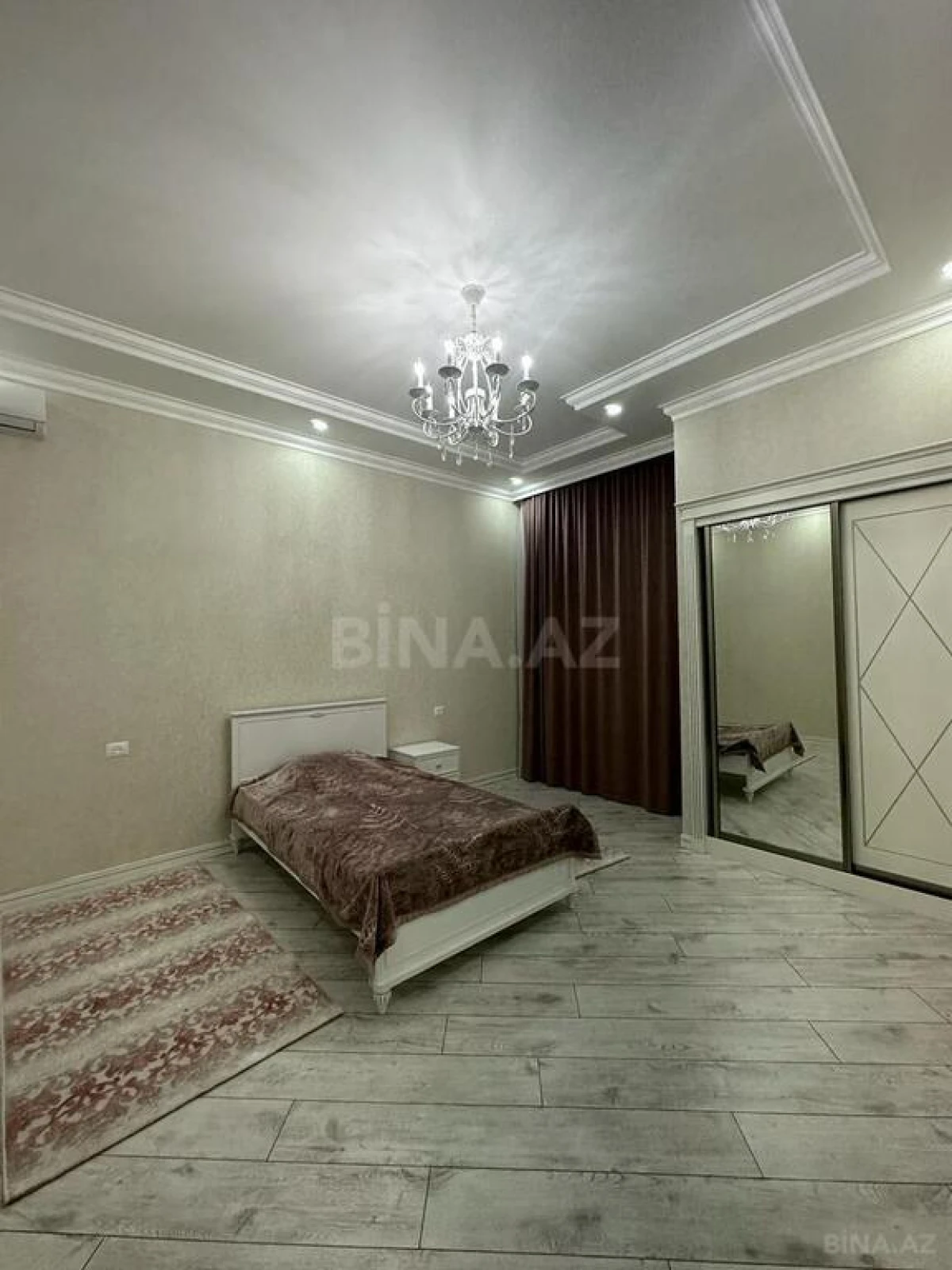 Satılır 6 otaqlı həyət evi 450 m²