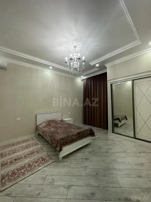 Satılır 6 otaqlı həyət evi 450 m²