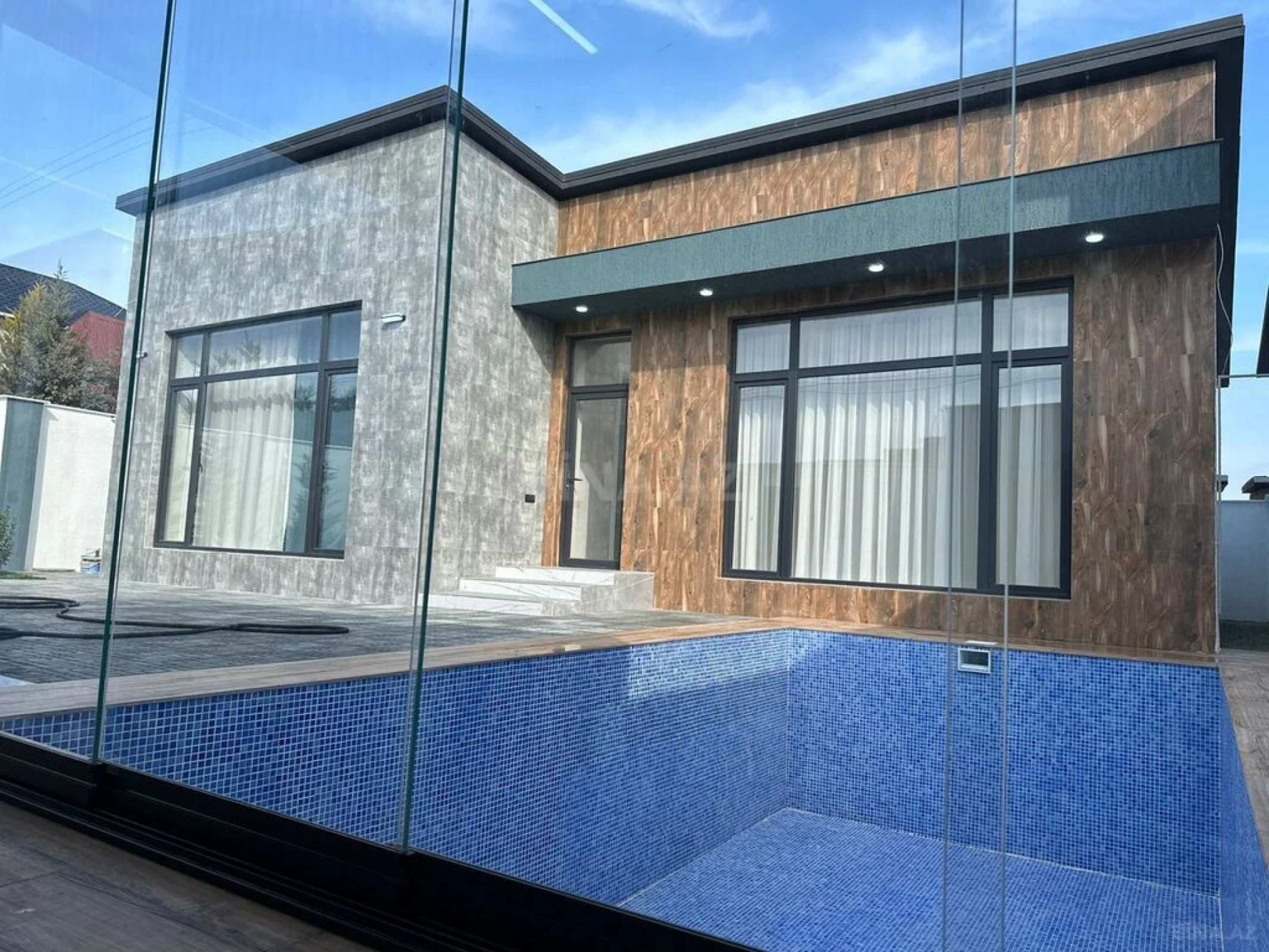 Satılır 4 otaqlı həyət evi 160 m²