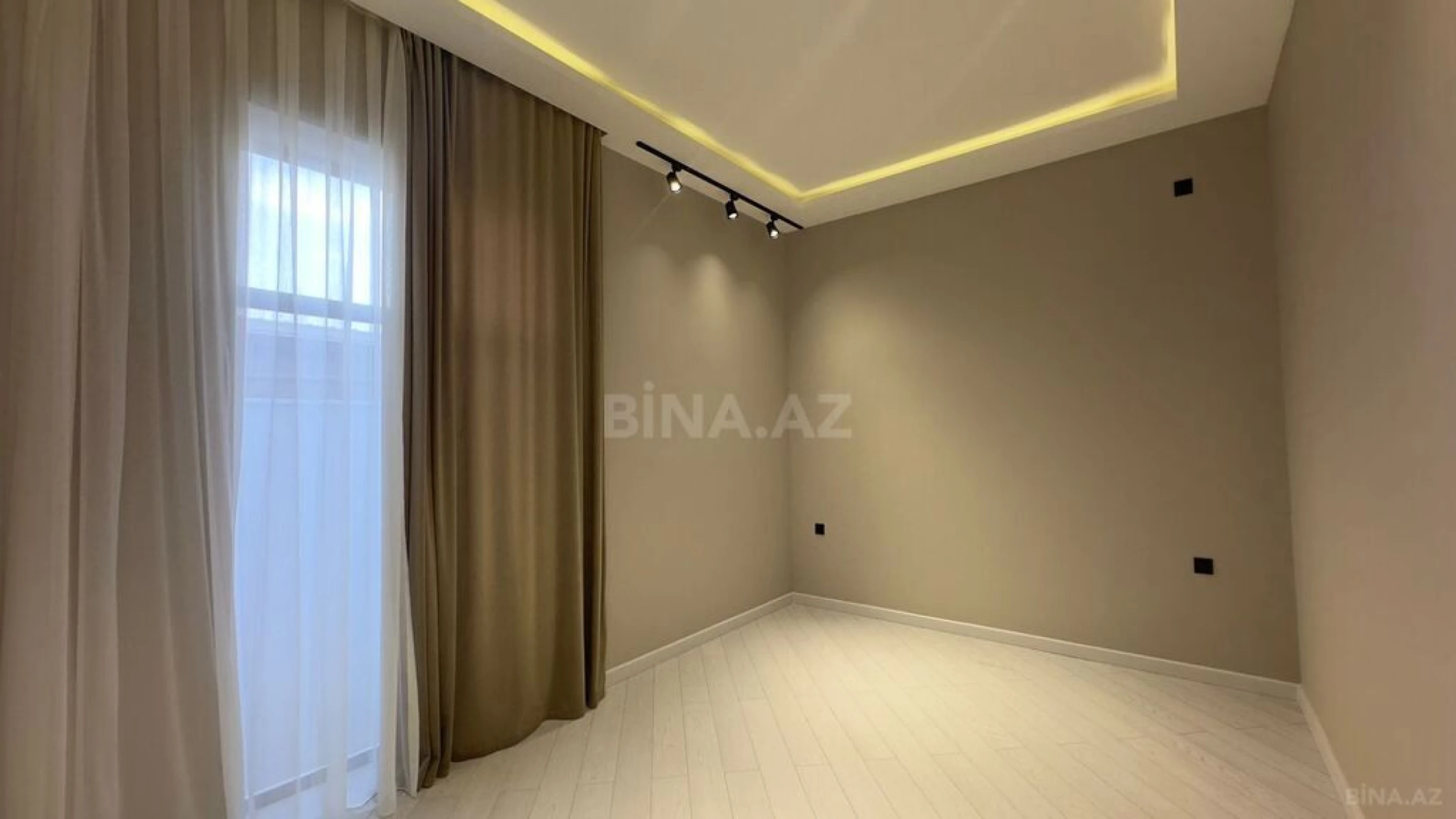 Satılır 4 otaqlı həyət evi 160 m²