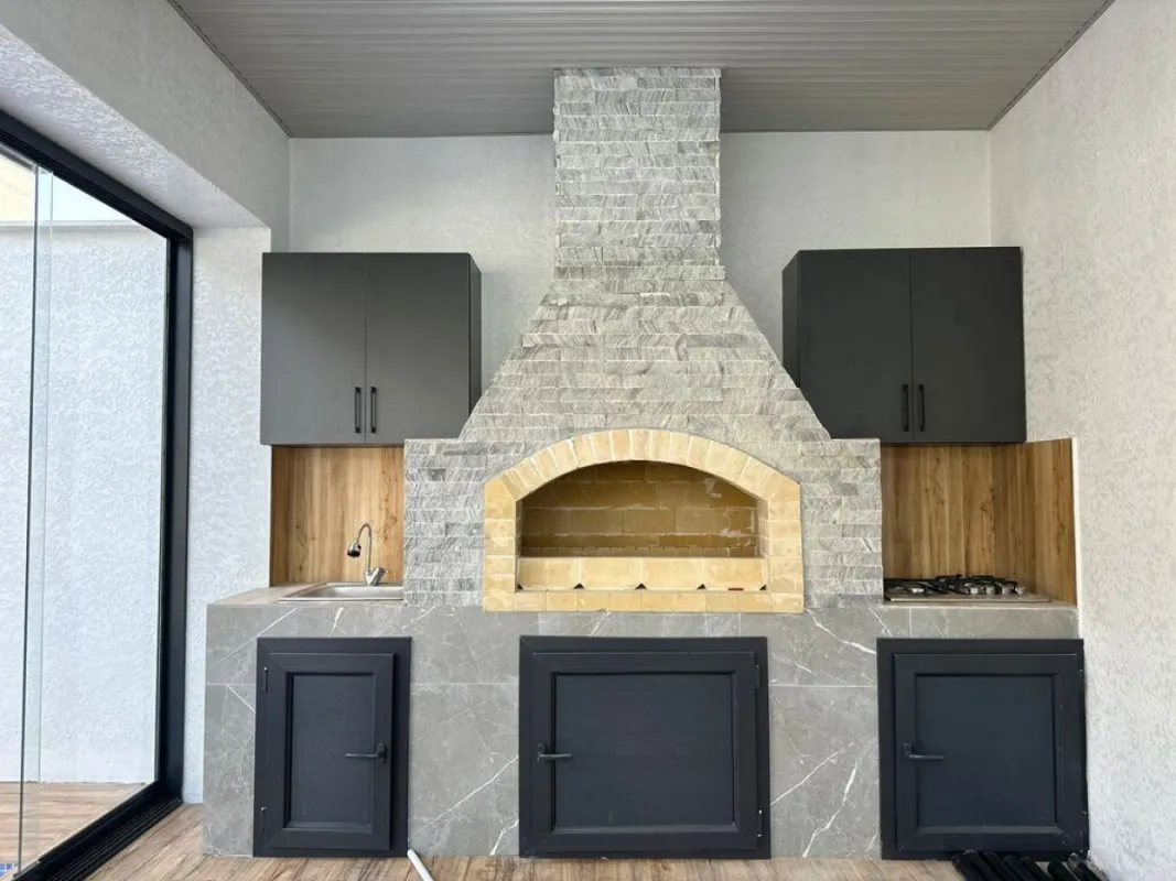 Satılır 4 otaqlı həyət evi 160 m²