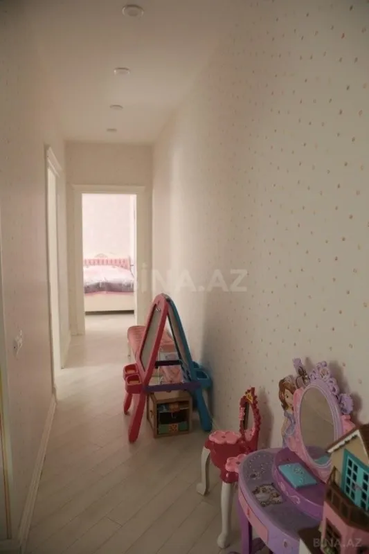Kirayə verilir 7 otaqlı həyət evi 500 m²
