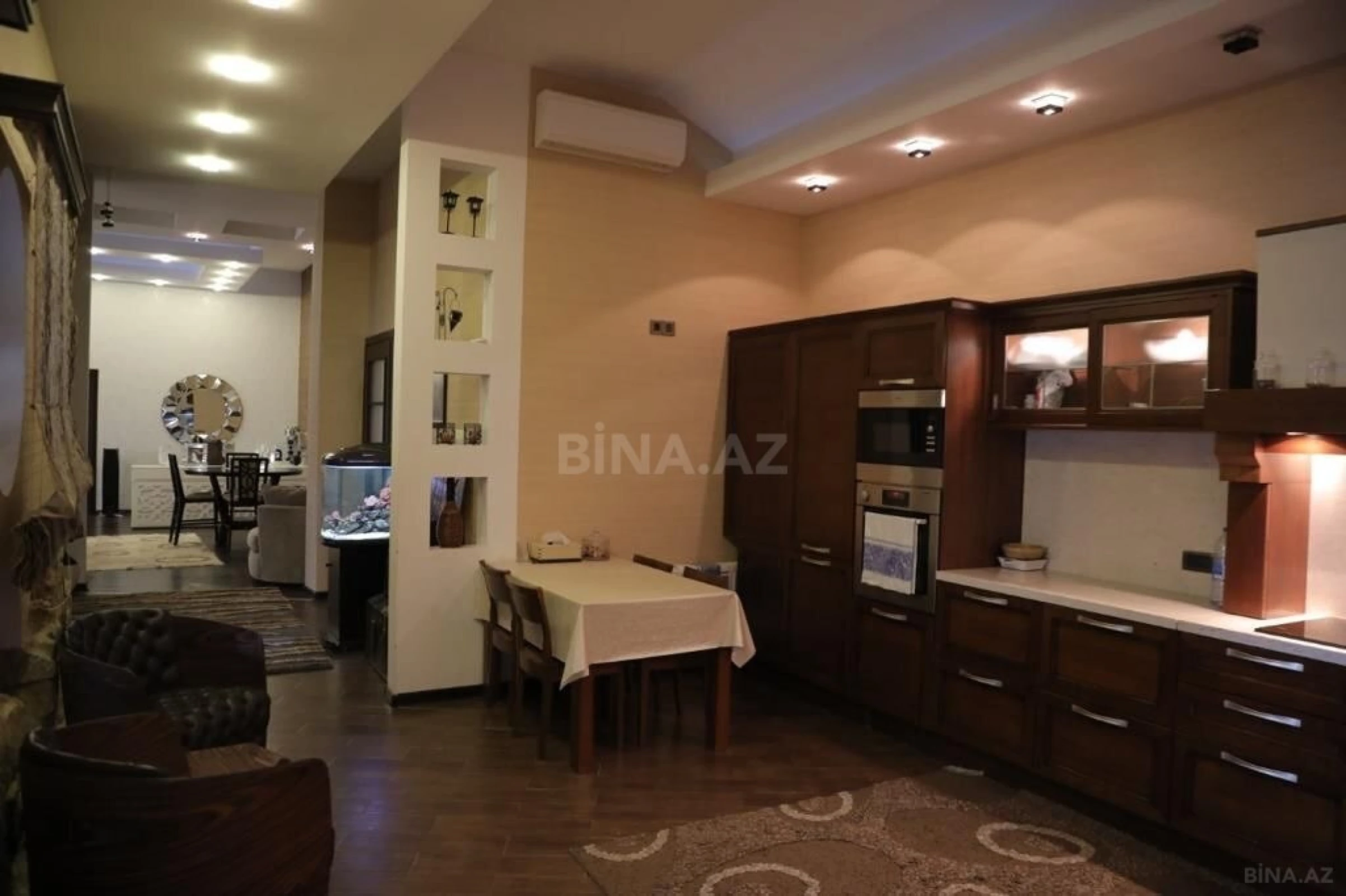 Kirayə verilir 7 otaqlı həyət evi 500 m²