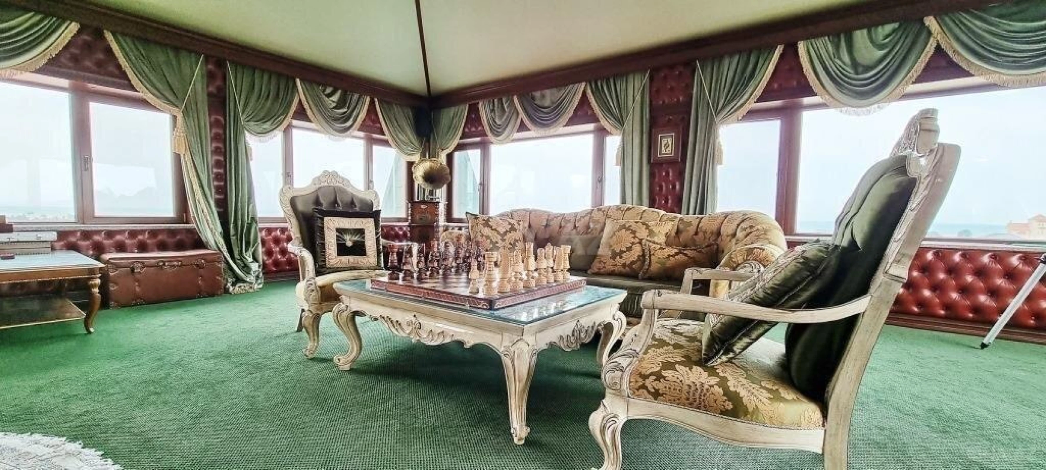 Kirayə verilir 8 otaqlı həyət evi 900 m²