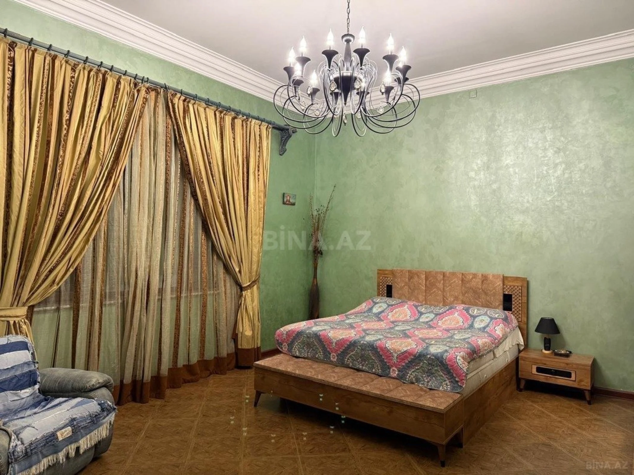 Kirayə verilir 8 otaqlı həyət evi 900 m²