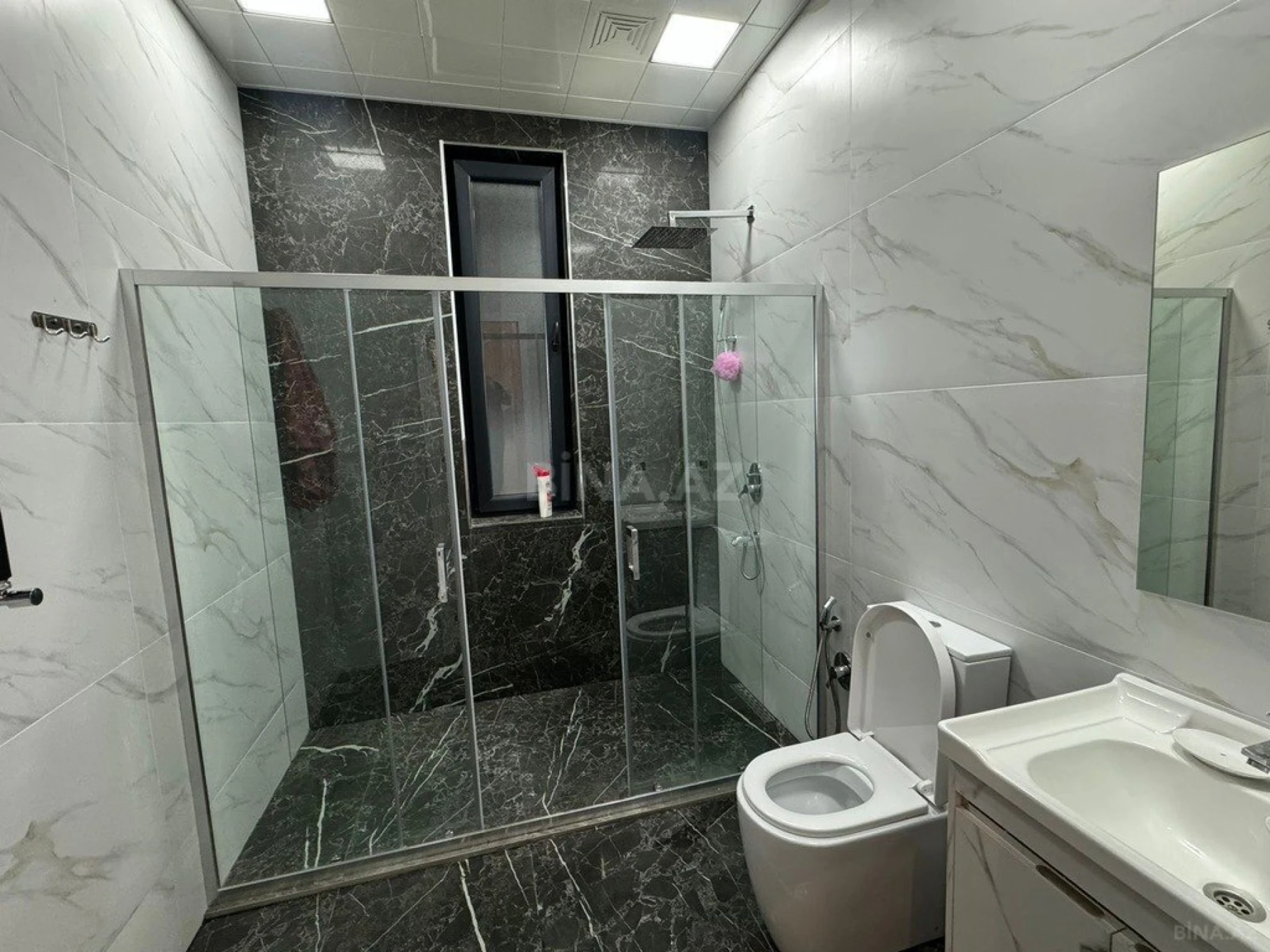 Kirayə verilir 5 otaqlı həyət evi 450 m²