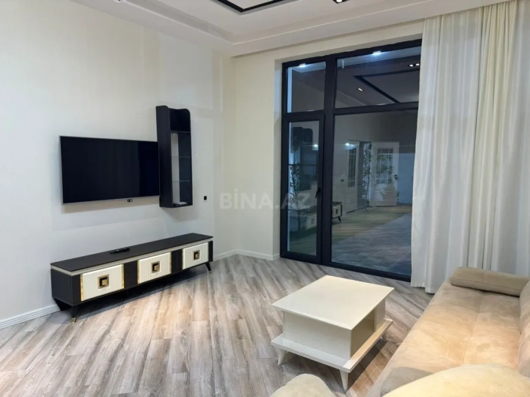 Kirayə verilir 5 otaqlı həyət evi 450 m²