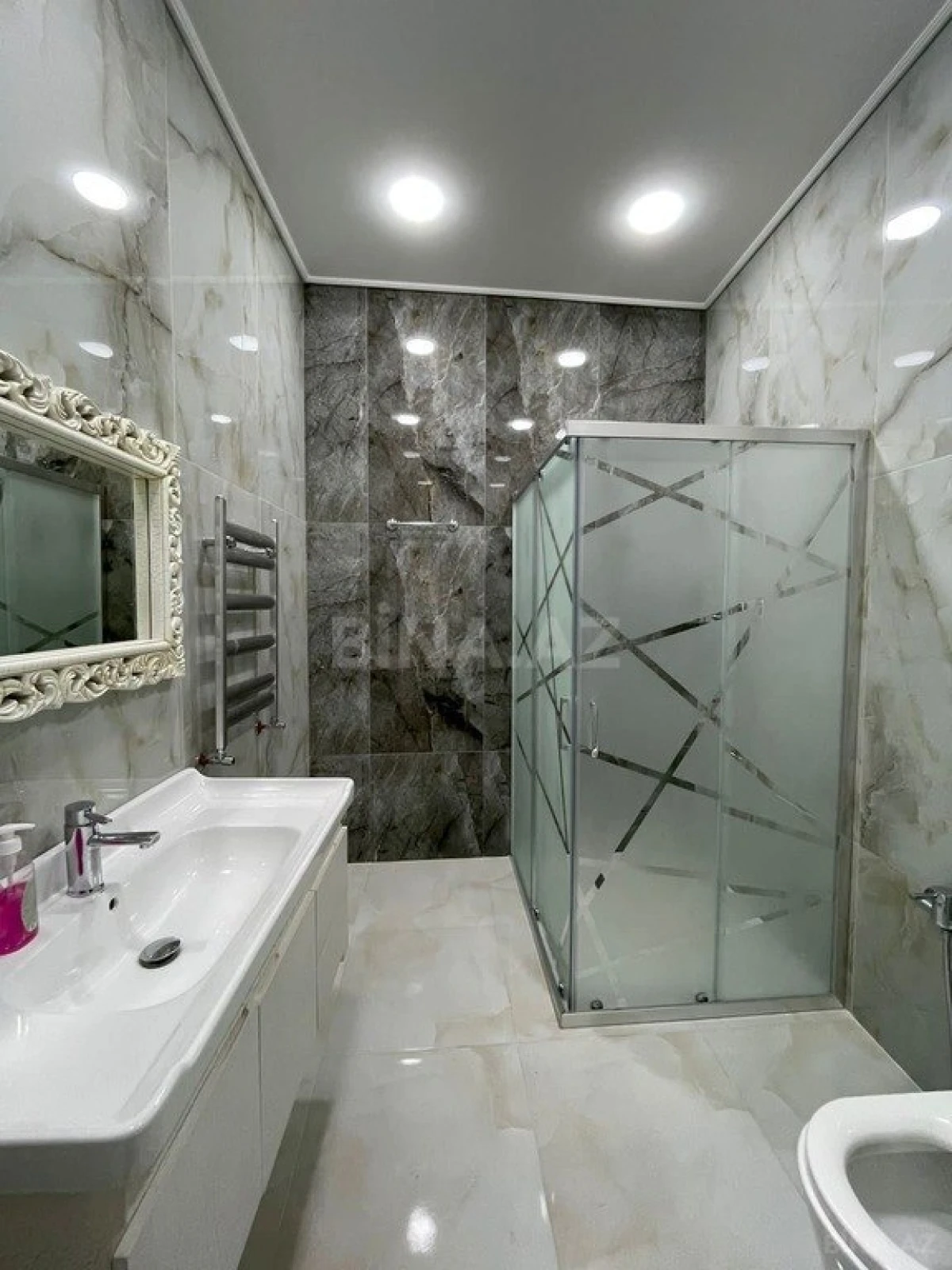 Kirayə verilir 5 otaqlı həyət evi 300 m²