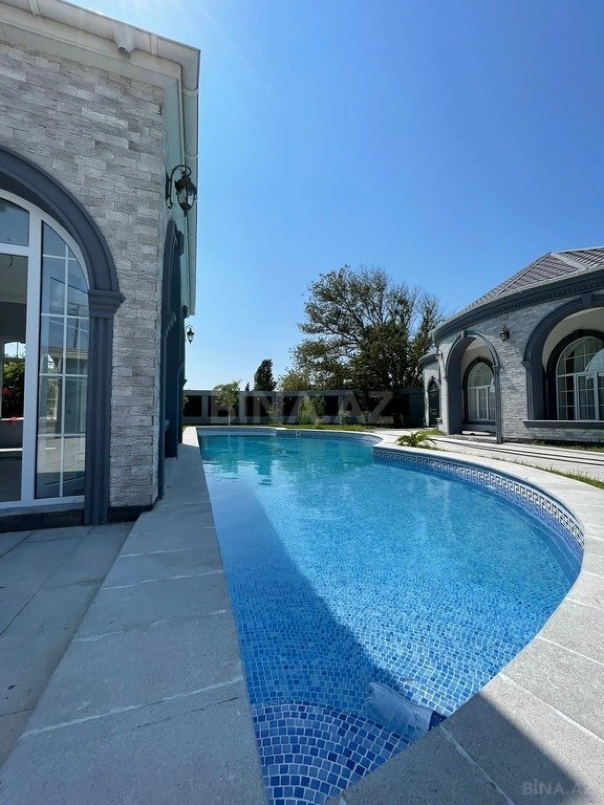 Kirayə verilir 5 otaqlı həyət evi 300 m²