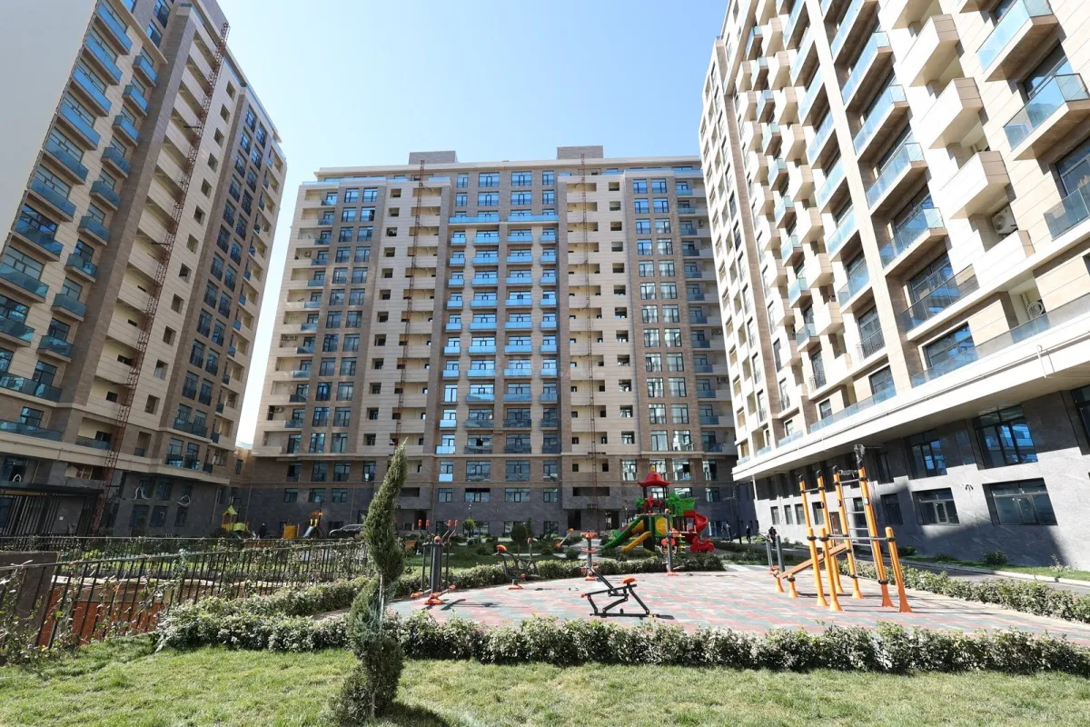 Satılır 2 otaqlı mənzil 87 m²