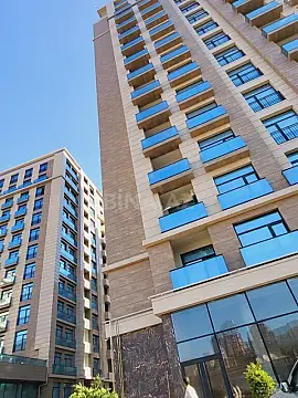 Satılır 4 otaqlı mənzil 163.8 m²