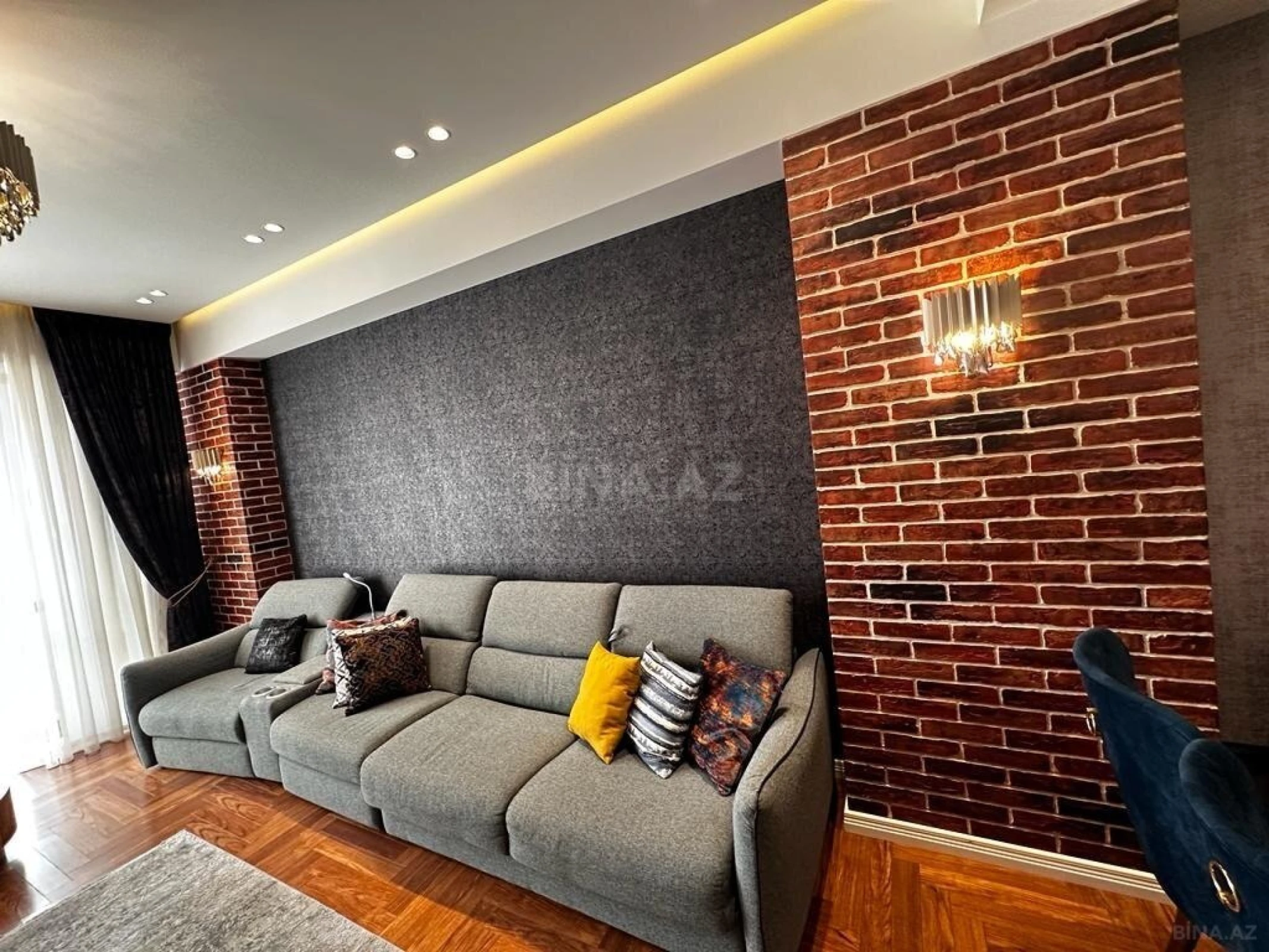 Satılır 3 otaqlı mənzil 133 m²