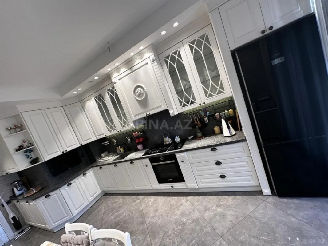 Satılır 3 otaqlı mənzil 133 m²