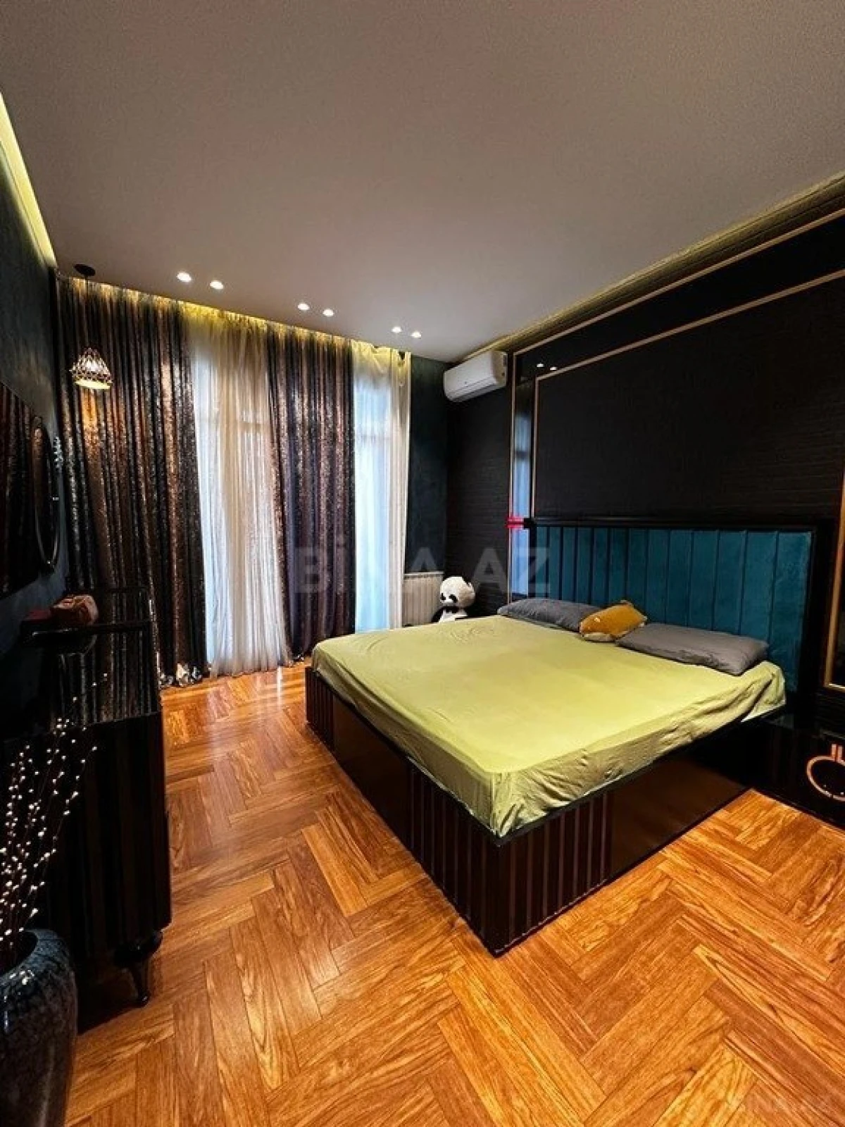 Satılır 3 otaqlı mənzil 133 m²