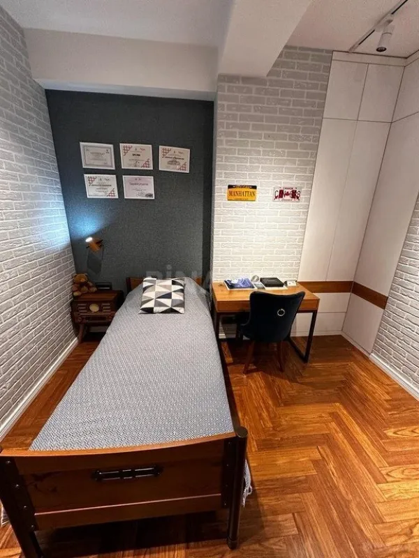 Satılır 3 otaqlı mənzil 133 m²