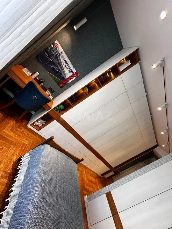 Satılır 3 otaqlı mənzil 133 m²